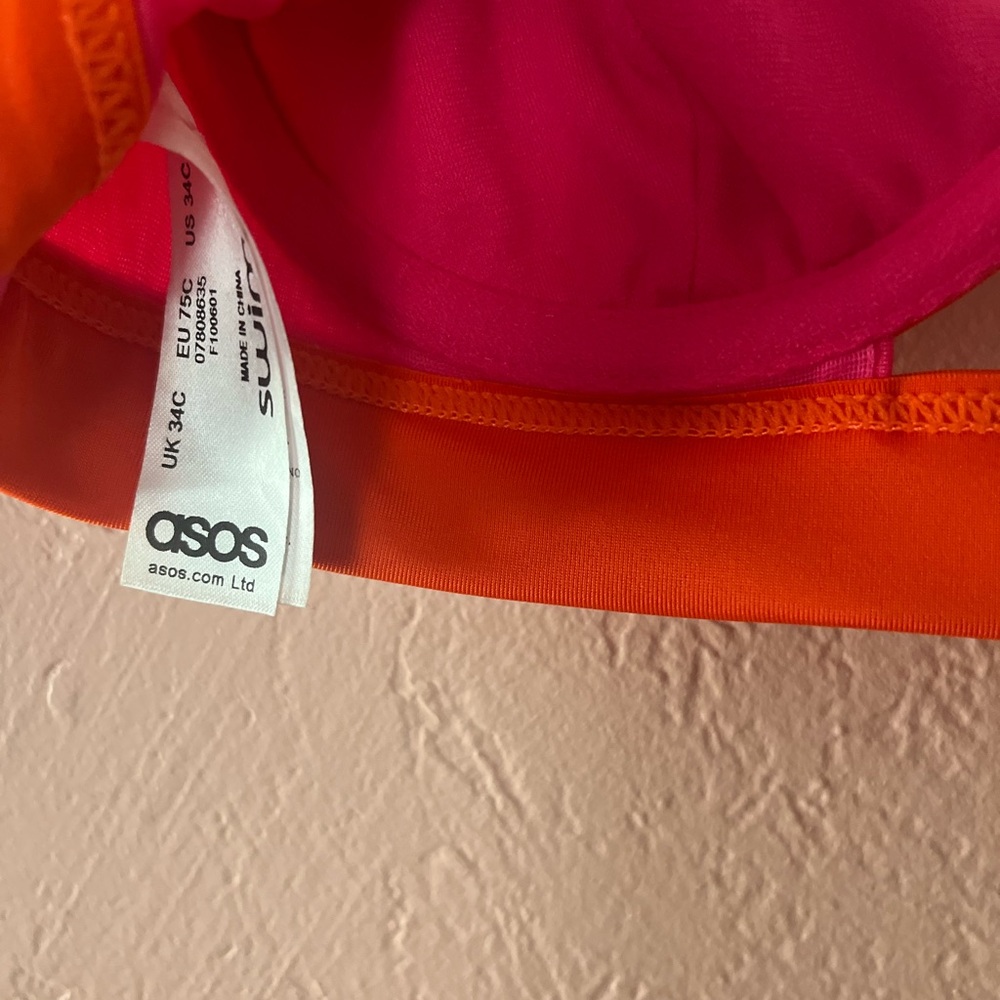 ASOS bikini top. - Picture 4 of 9